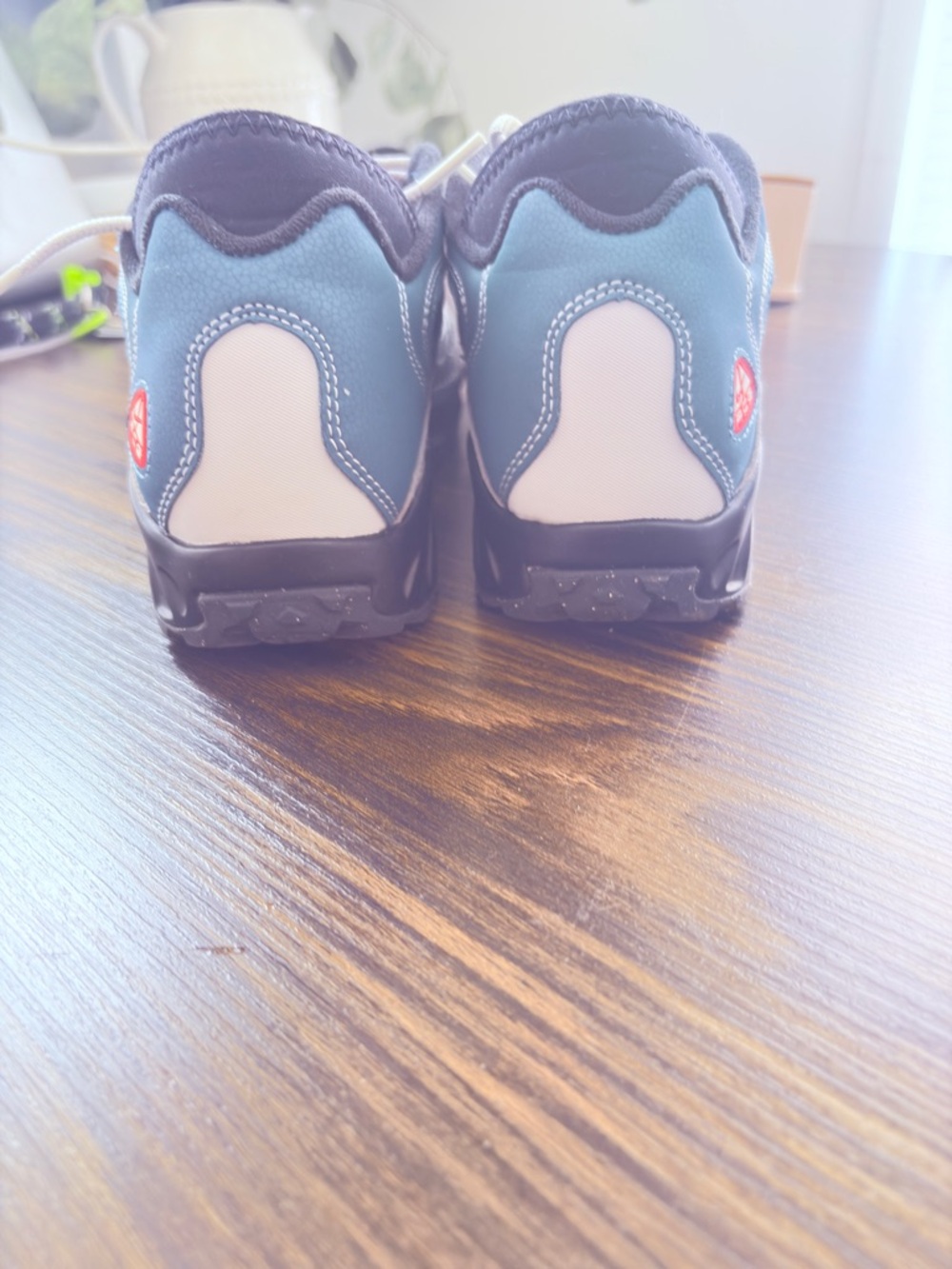 Nike ACG Air Exploraid ~ Teal and Gray air Lace-Up Sneakers. - Picture 5 of 5